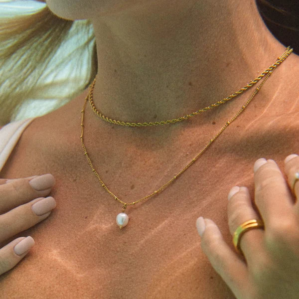 Pearl Pendant Necklaces