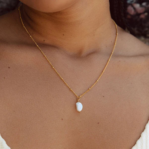 Pearl Pendant Necklaces